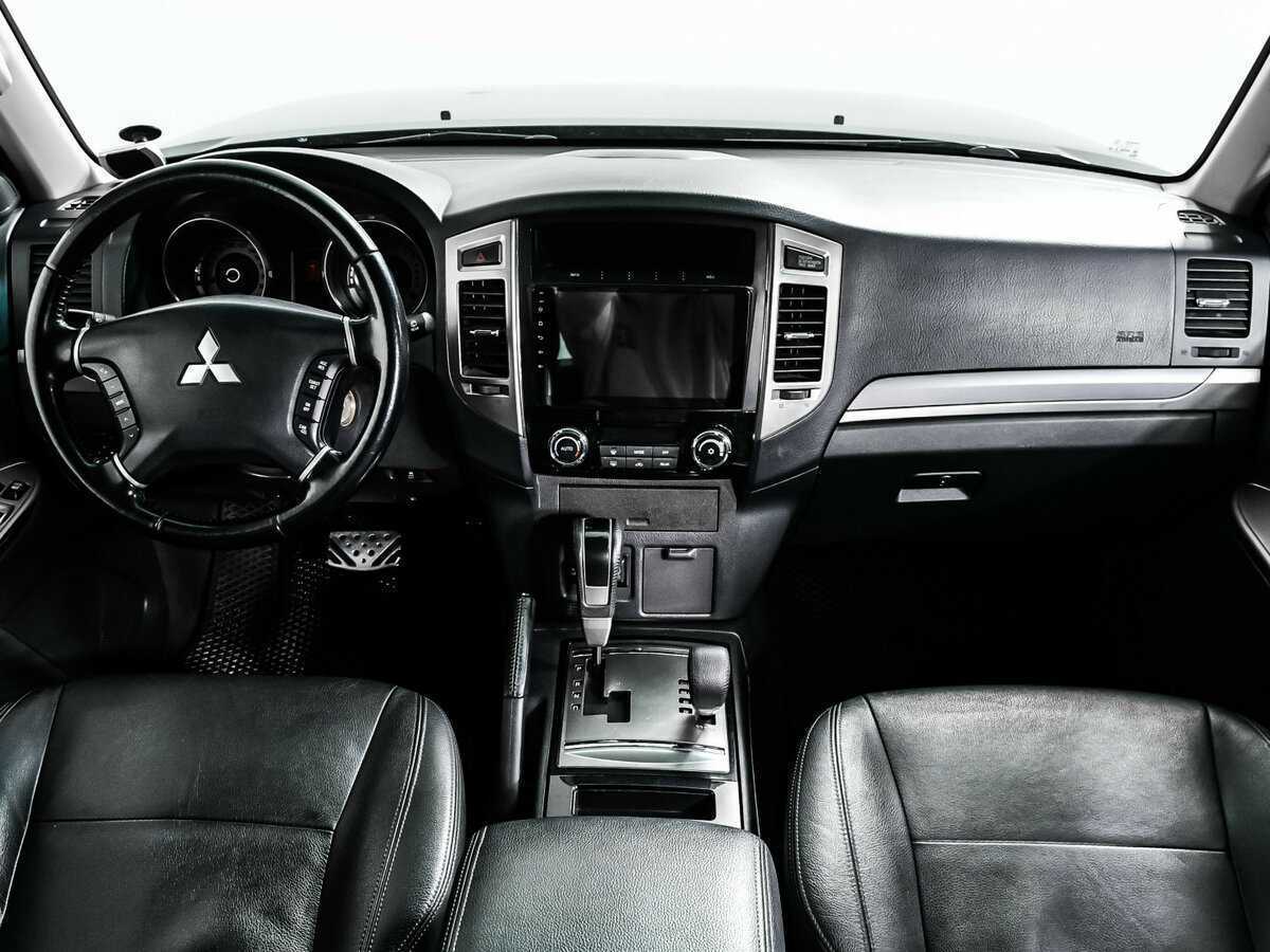 Mitsubishi Pajero 2015 года с пробегом. Фото: #10