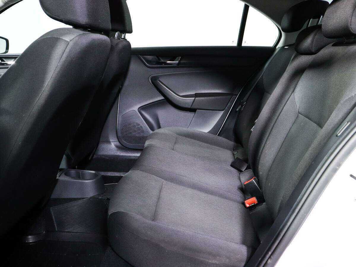 Skoda Rapid 2018 года с пробегом. Фото: #8