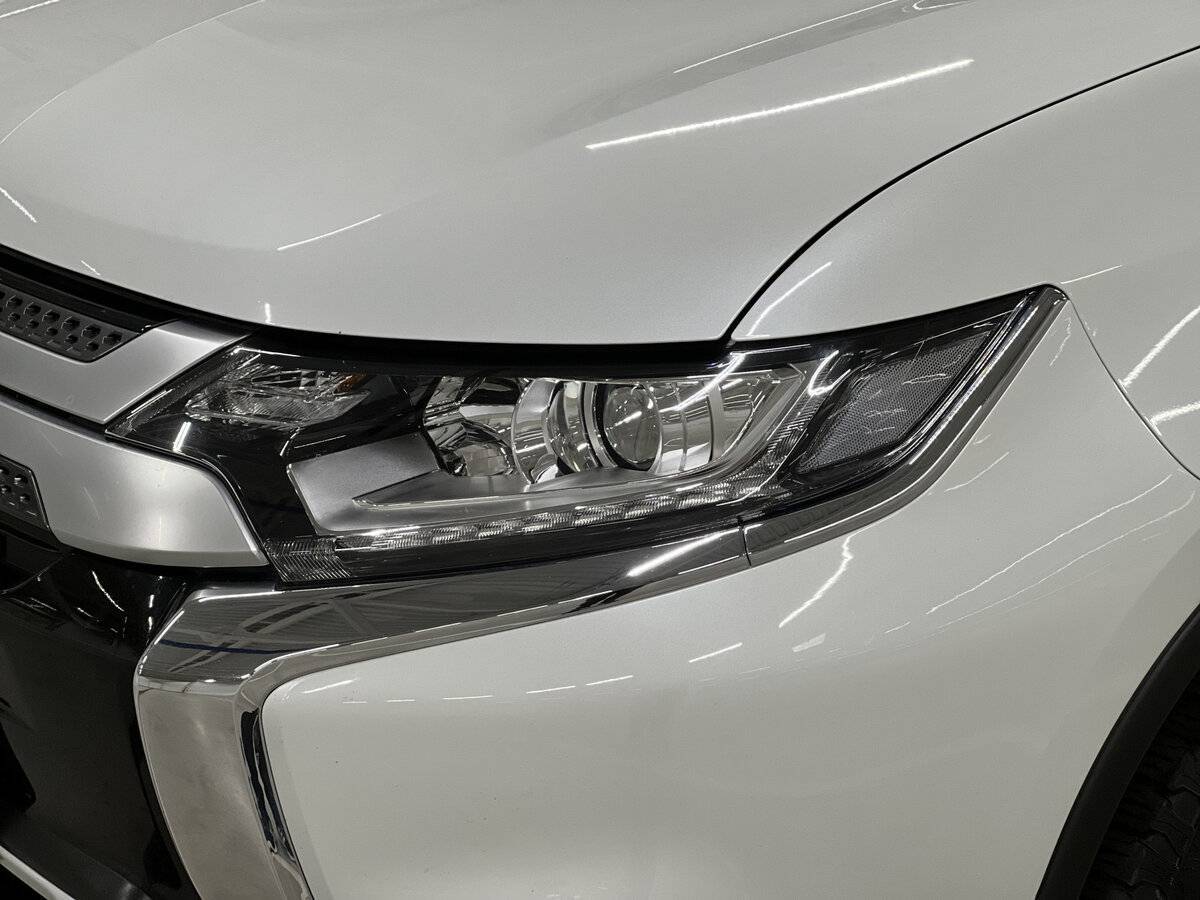 Mitsubishi Outlander 2021 года с пробегом. Фото: #16