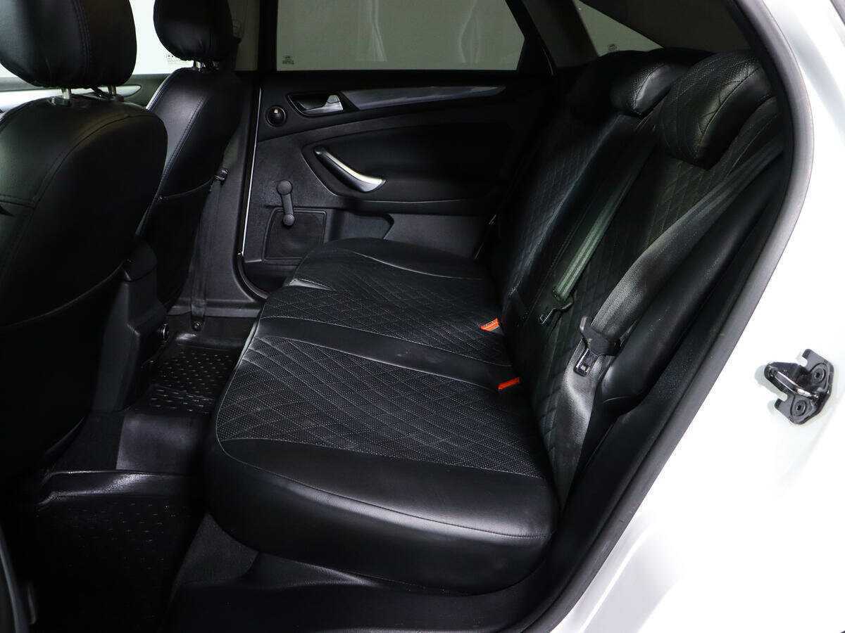 Ford Mondeo 2012 года с пробегом. Фото: #7