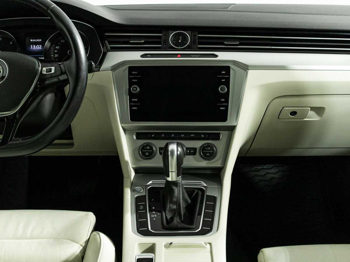 Volkswagen Passat 2018 года с пробегом. Фото: #13