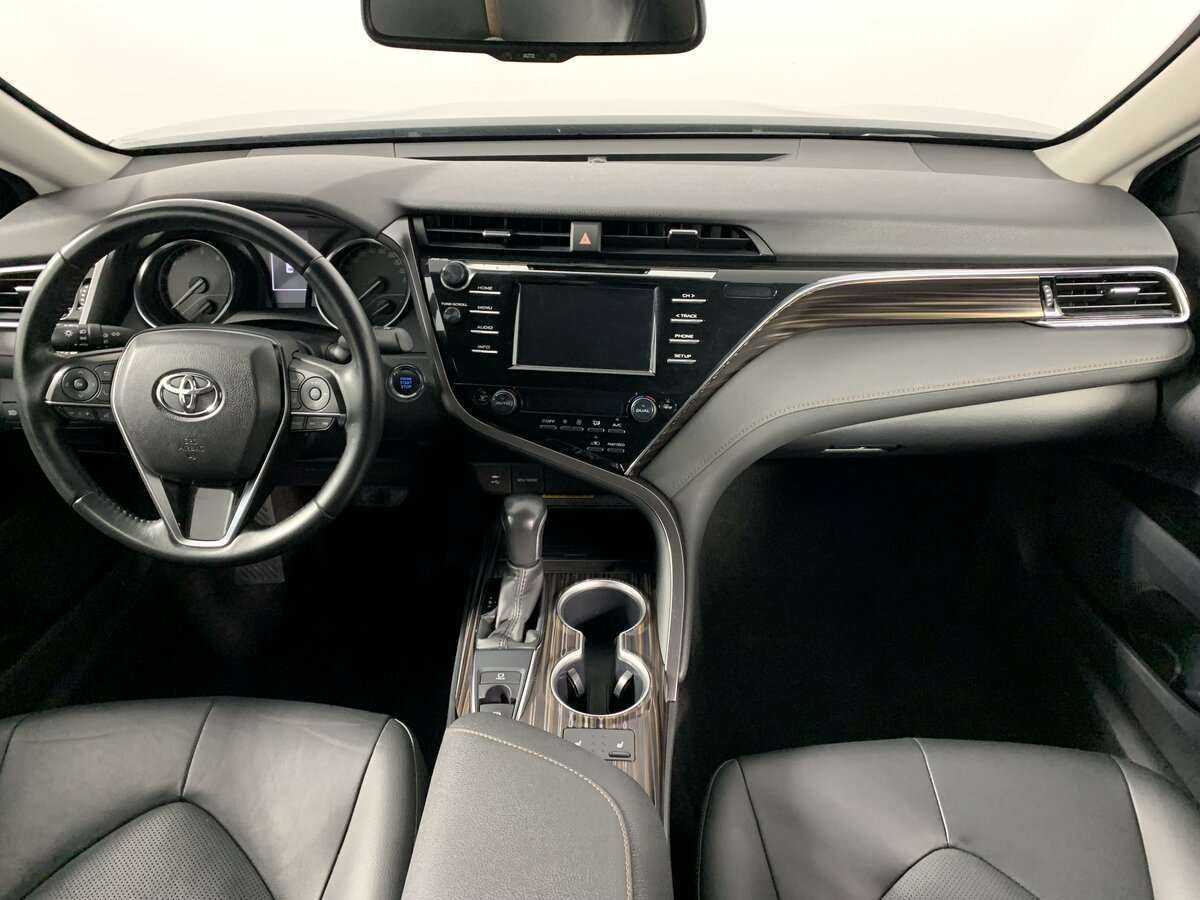 Toyota Camry 2019 года с пробегом. Фото: #13