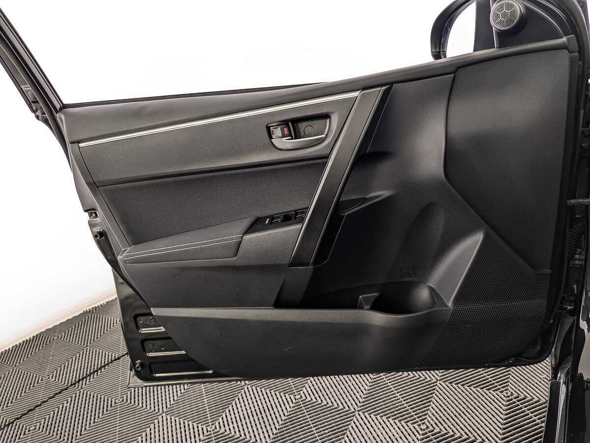 Toyota Corolla 2017 года с пробегом. Фото: #18