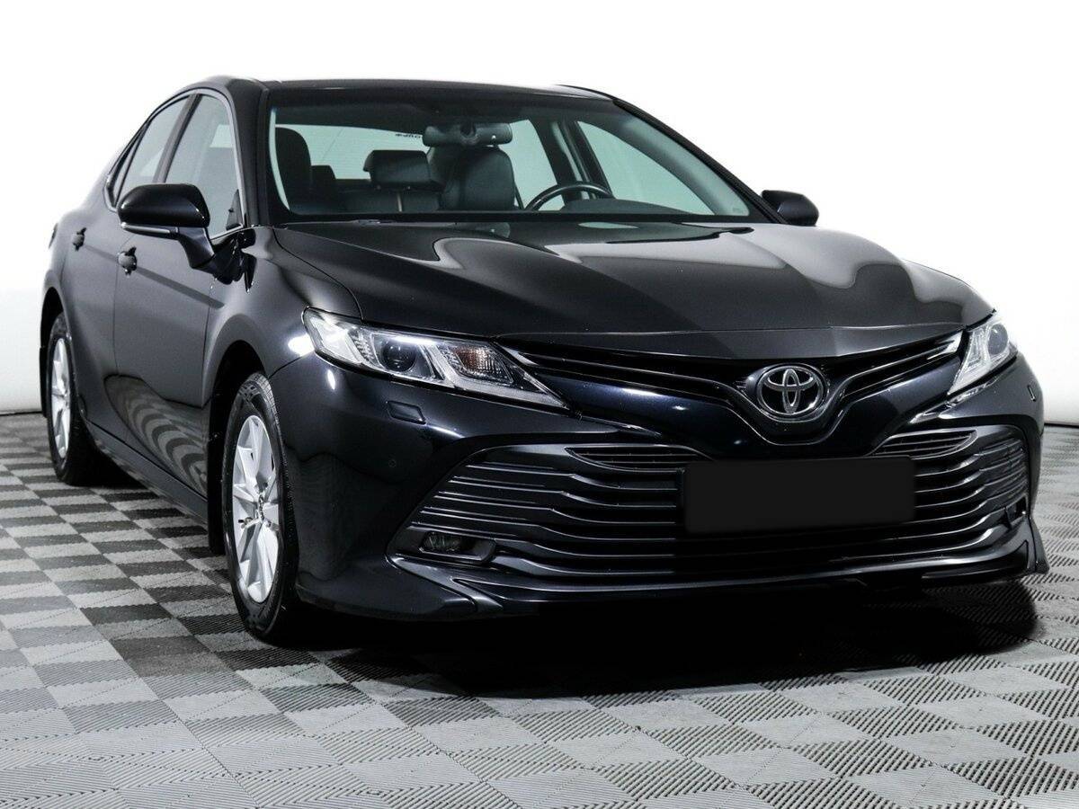 Toyota Camry 2019 года с пробегом. Фото: #2