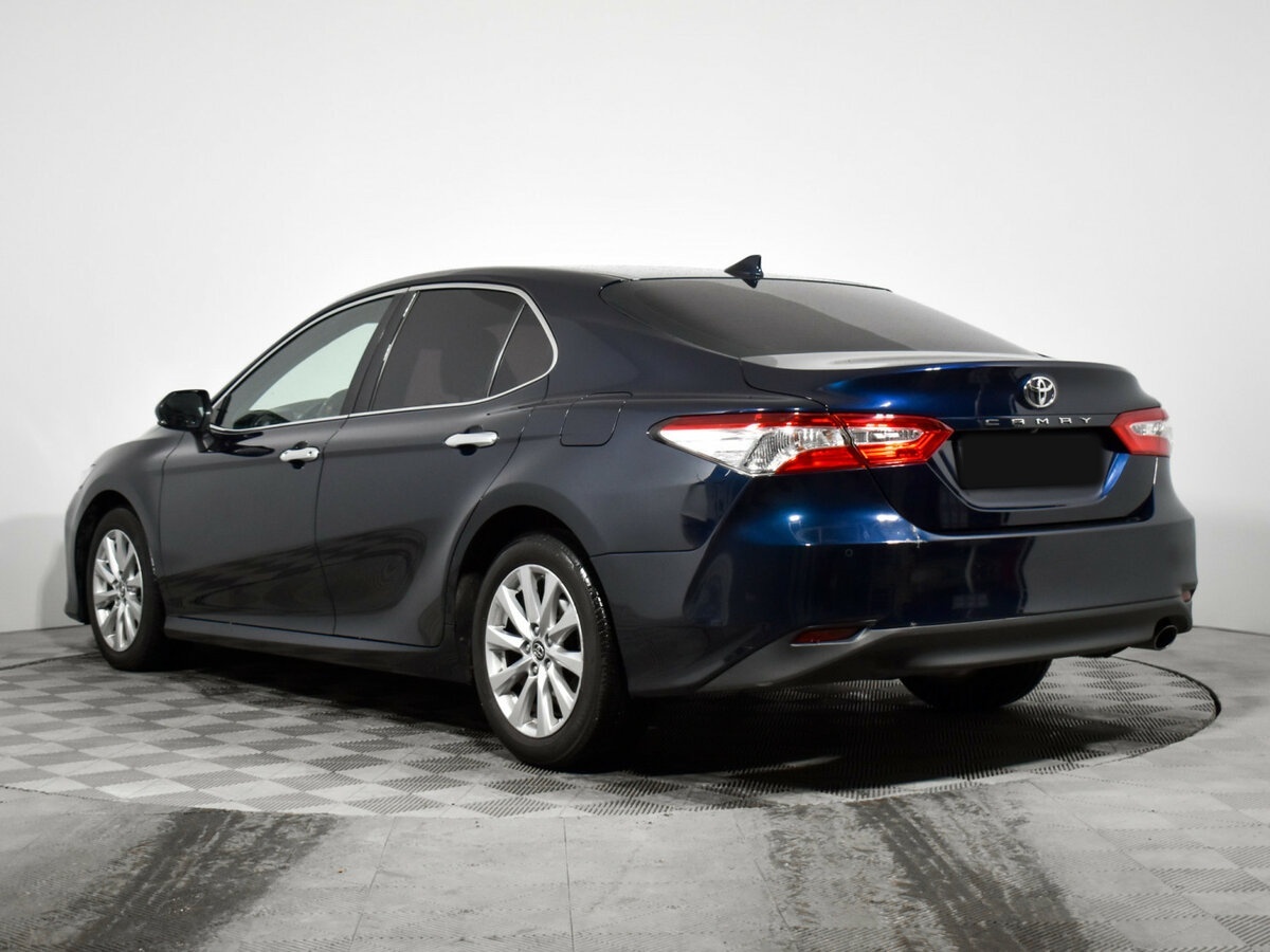 Toyota Camry 2018 года с пробегом. Фото: #5