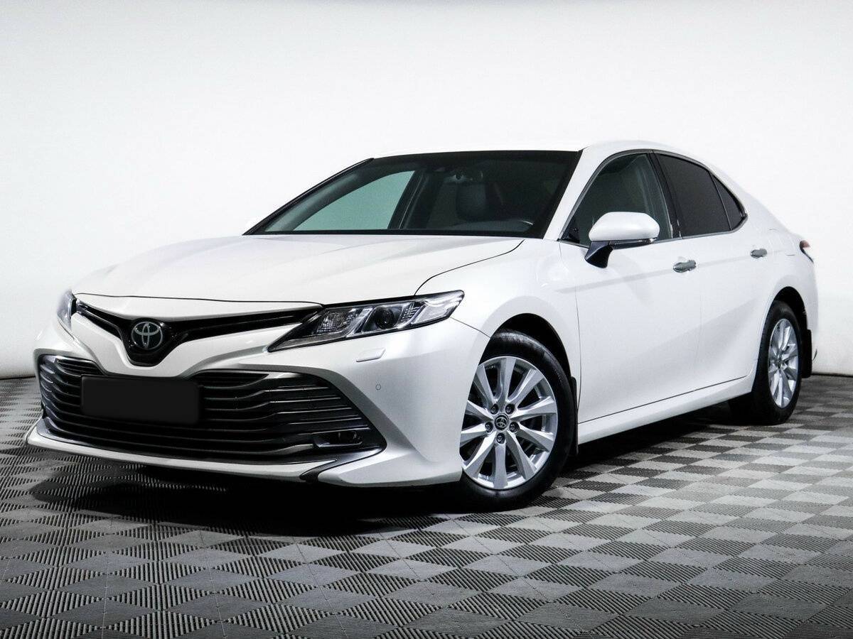Toyota Camry 2021 года с пробегом. Посмотреть фото