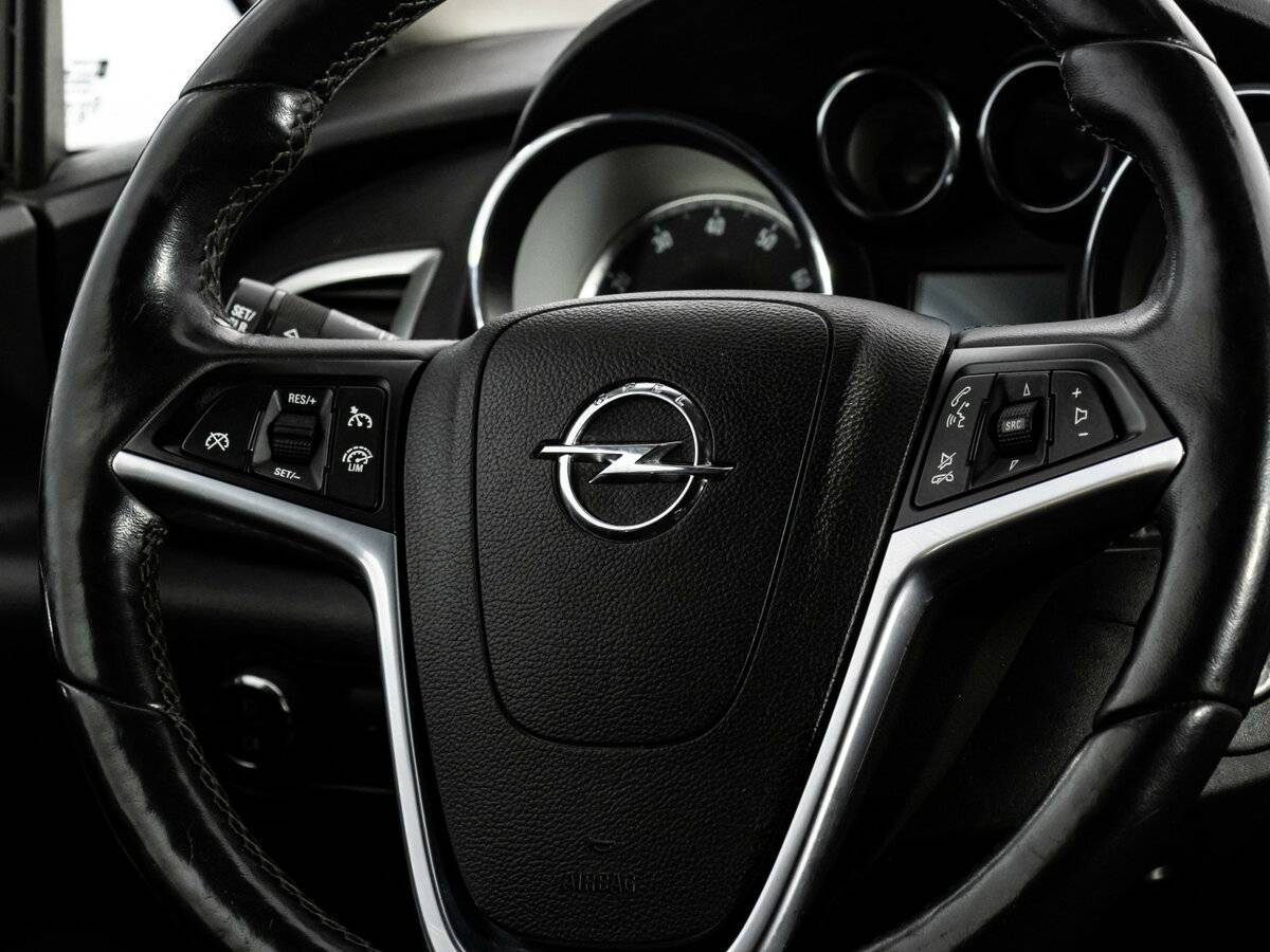 Opel Astra 2012 года с пробегом. Фото: #8