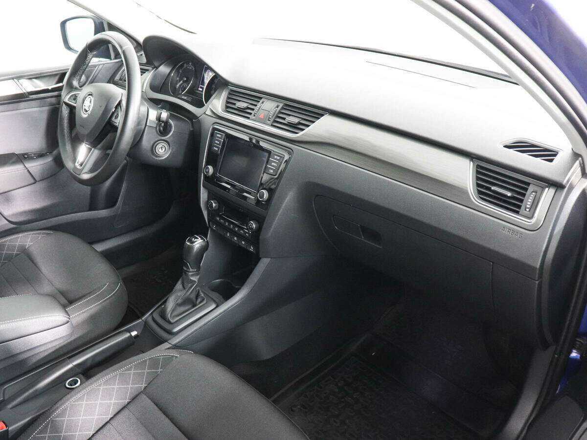 Skoda Rapid 2018 года с пробегом. Фото: #9