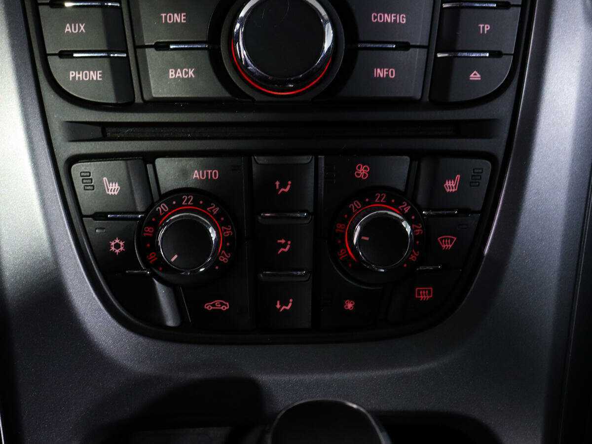 Opel Astra 2012 года с пробегом. Фото: #16