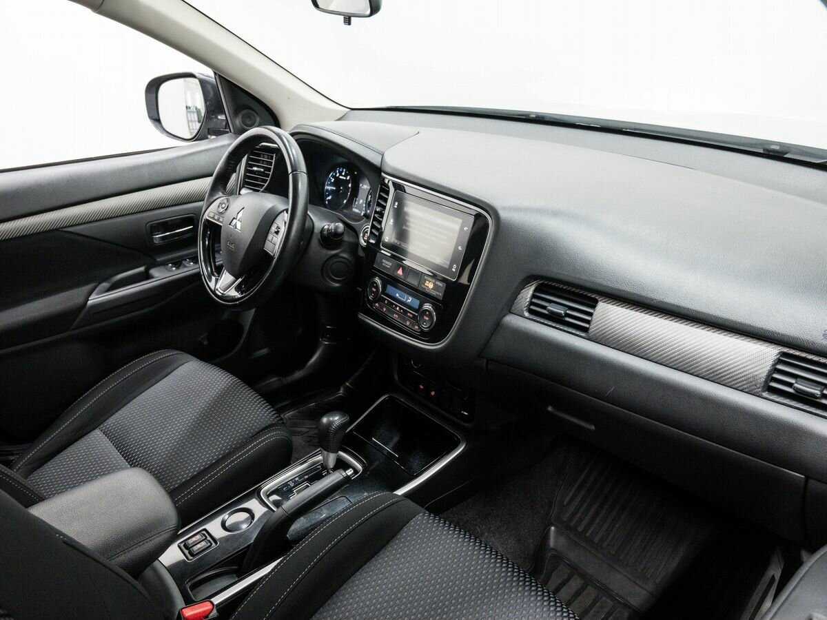 Mitsubishi Outlander 2018 года с пробегом. Фото: #7