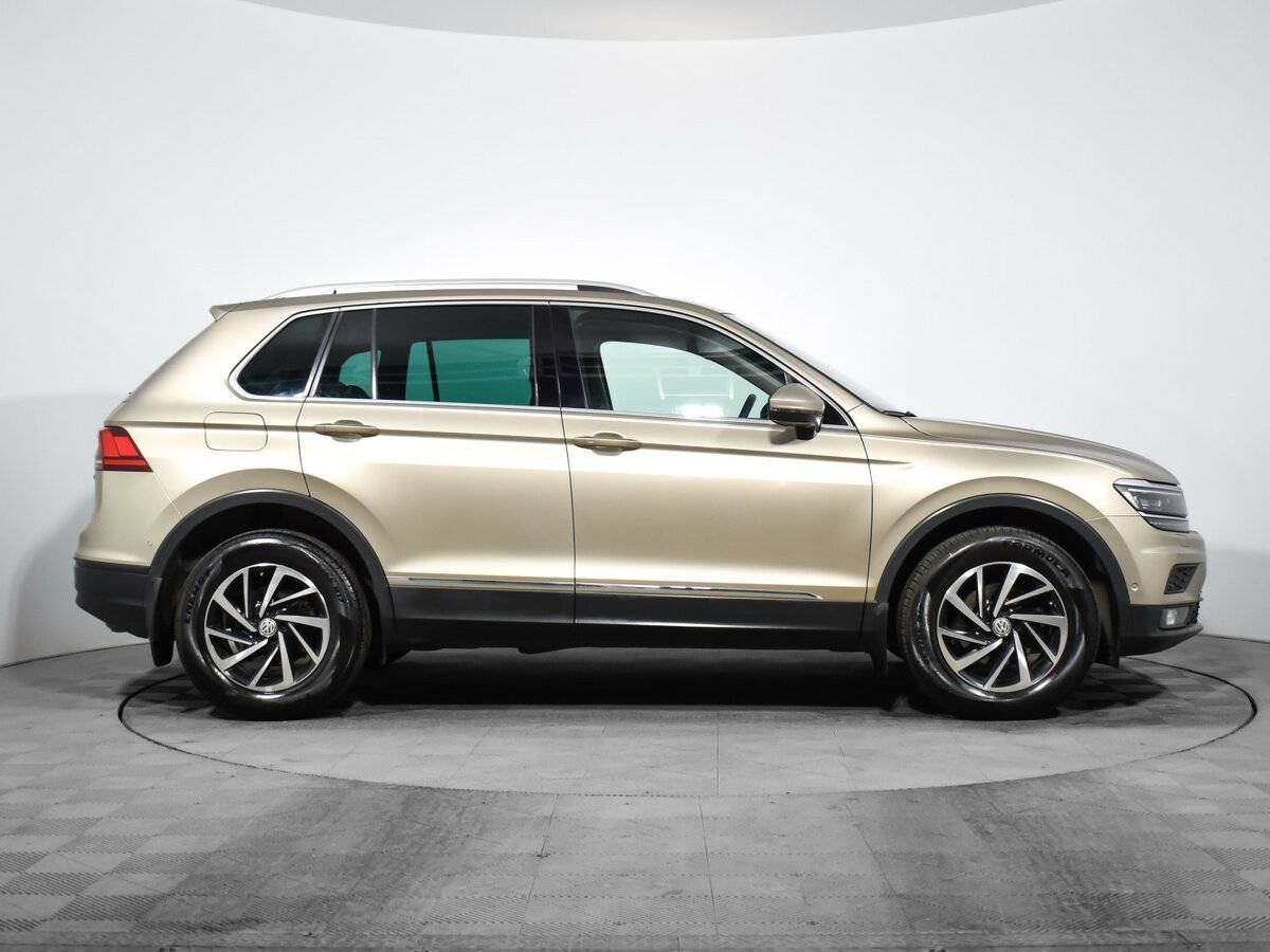 Volkswagen Tiguan 2018 года с пробегом. Фото: #3