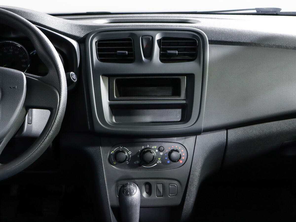 Renault Logan 2018 года с пробегом. Фото: #12