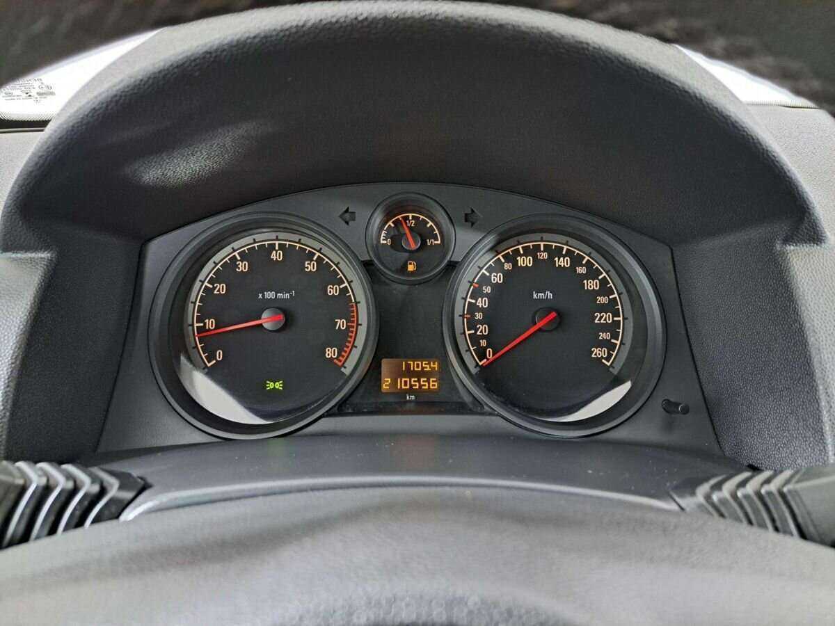 Opel Astra 2012 года с пробегом. Фото: #10