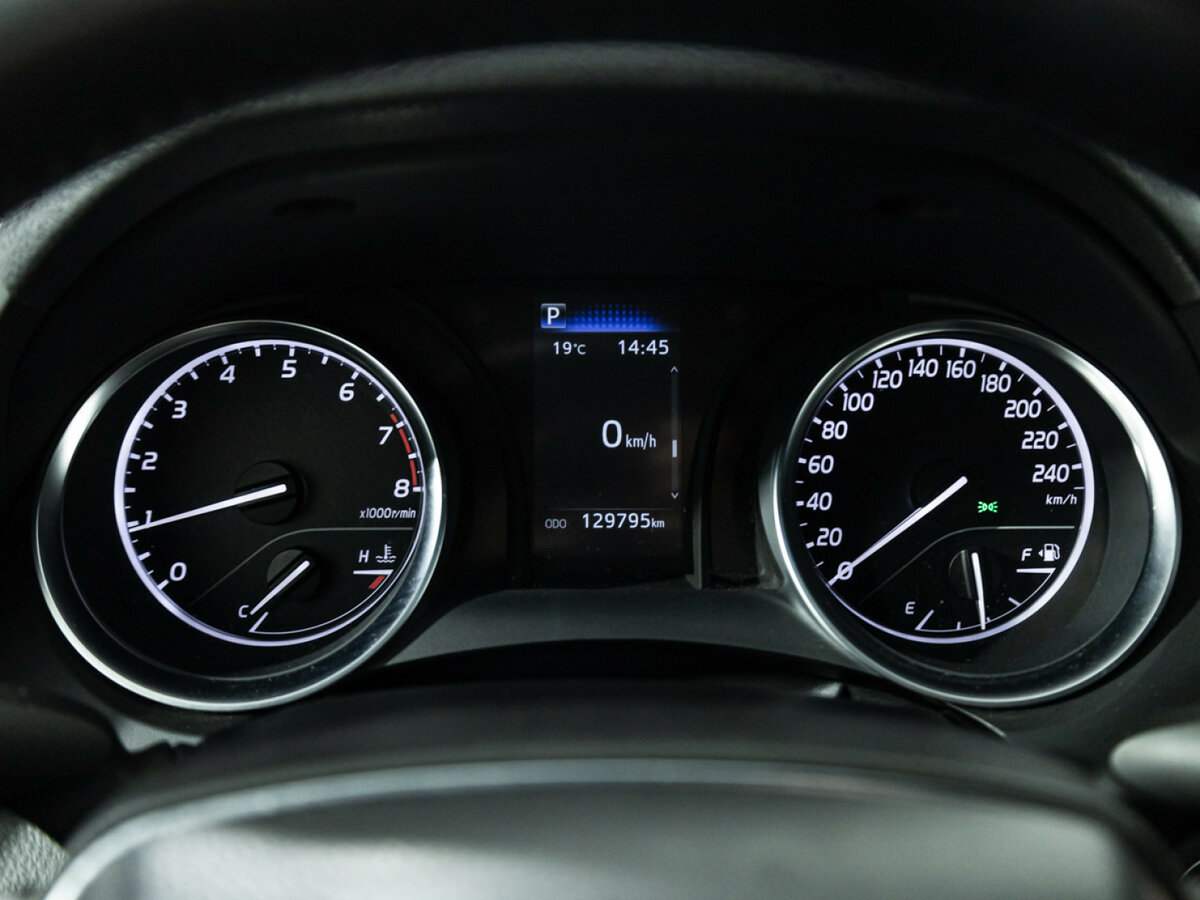 Toyota Camry 2021 года с пробегом. Фото: #10