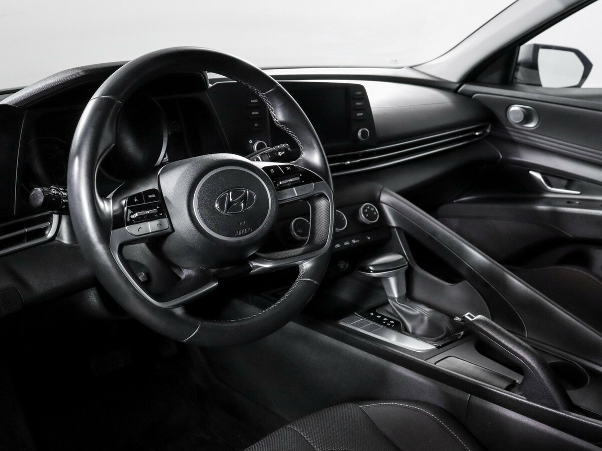 Hyundai Elantra 2021 года с пробегом. Фото: #11