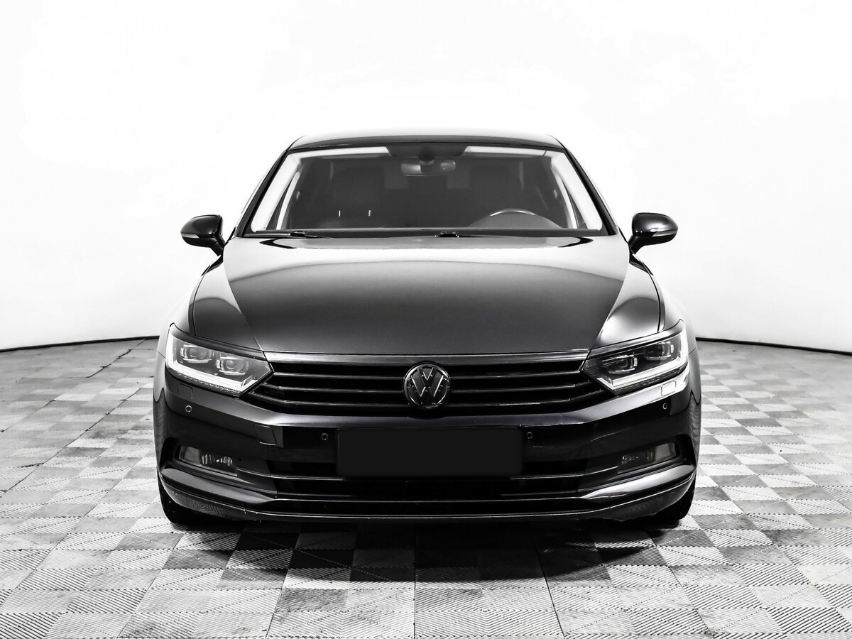 Volkswagen Passat 2018 года с пробегом. Фото: #1