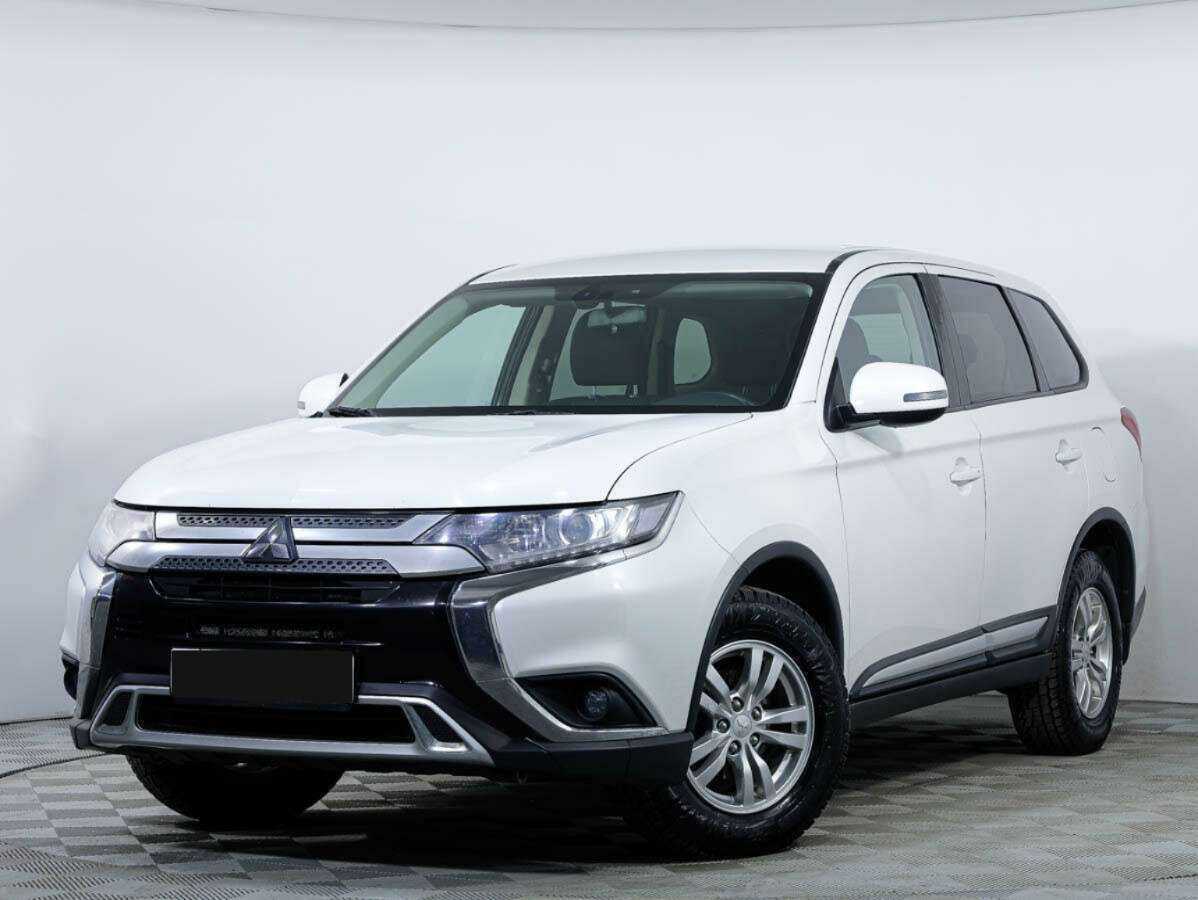 Mitsubishi Outlander 2018 года с пробегом. Посмотреть фото