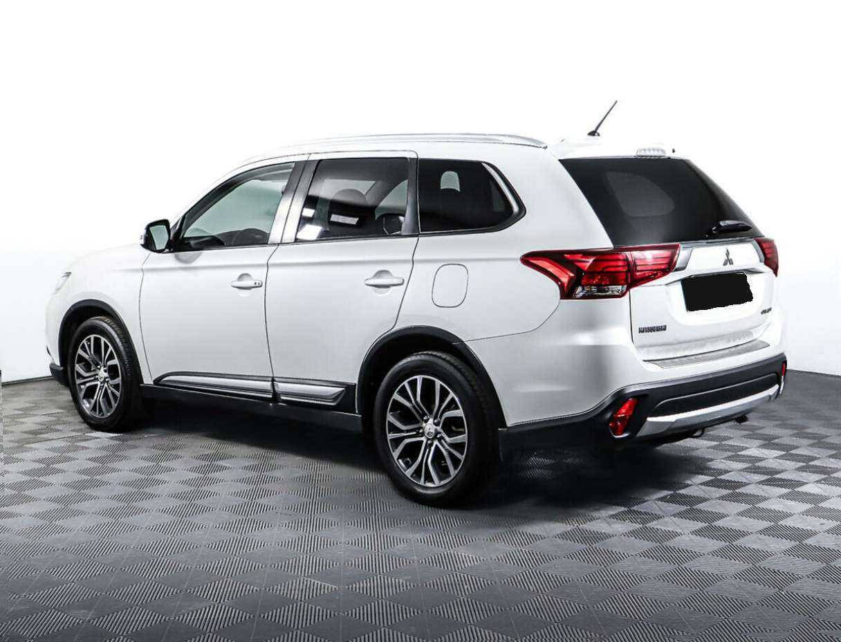 Mitsubishi Outlander 2016 года с пробегом. Фото: #5