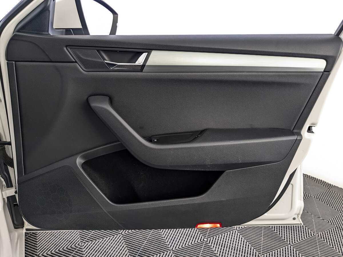 Skoda Superb 2017 года с пробегом. Фото: #19