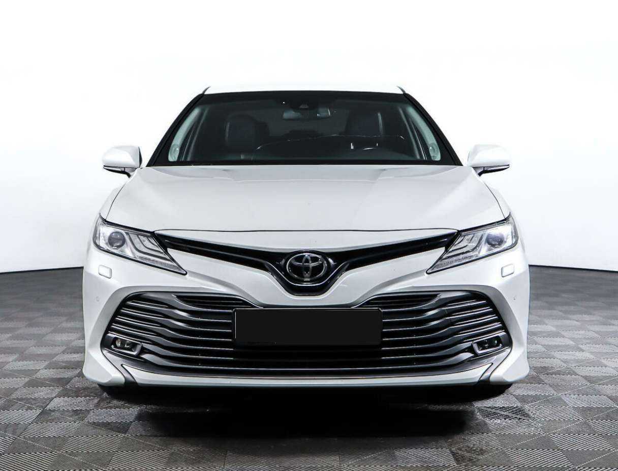 Toyota Camry 2019 года с пробегом. Фото: #1