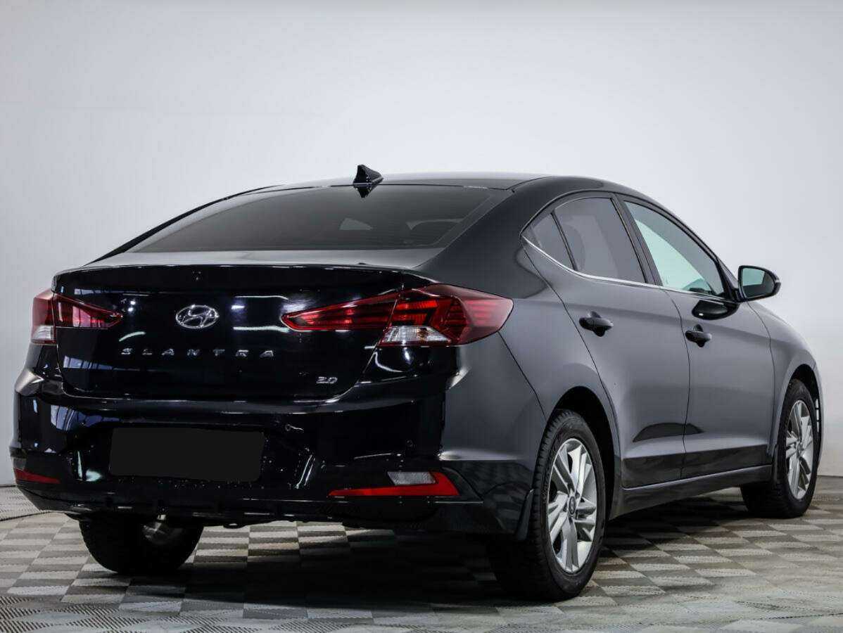 Hyundai Elantra 2019 года с пробегом. Фото: #3