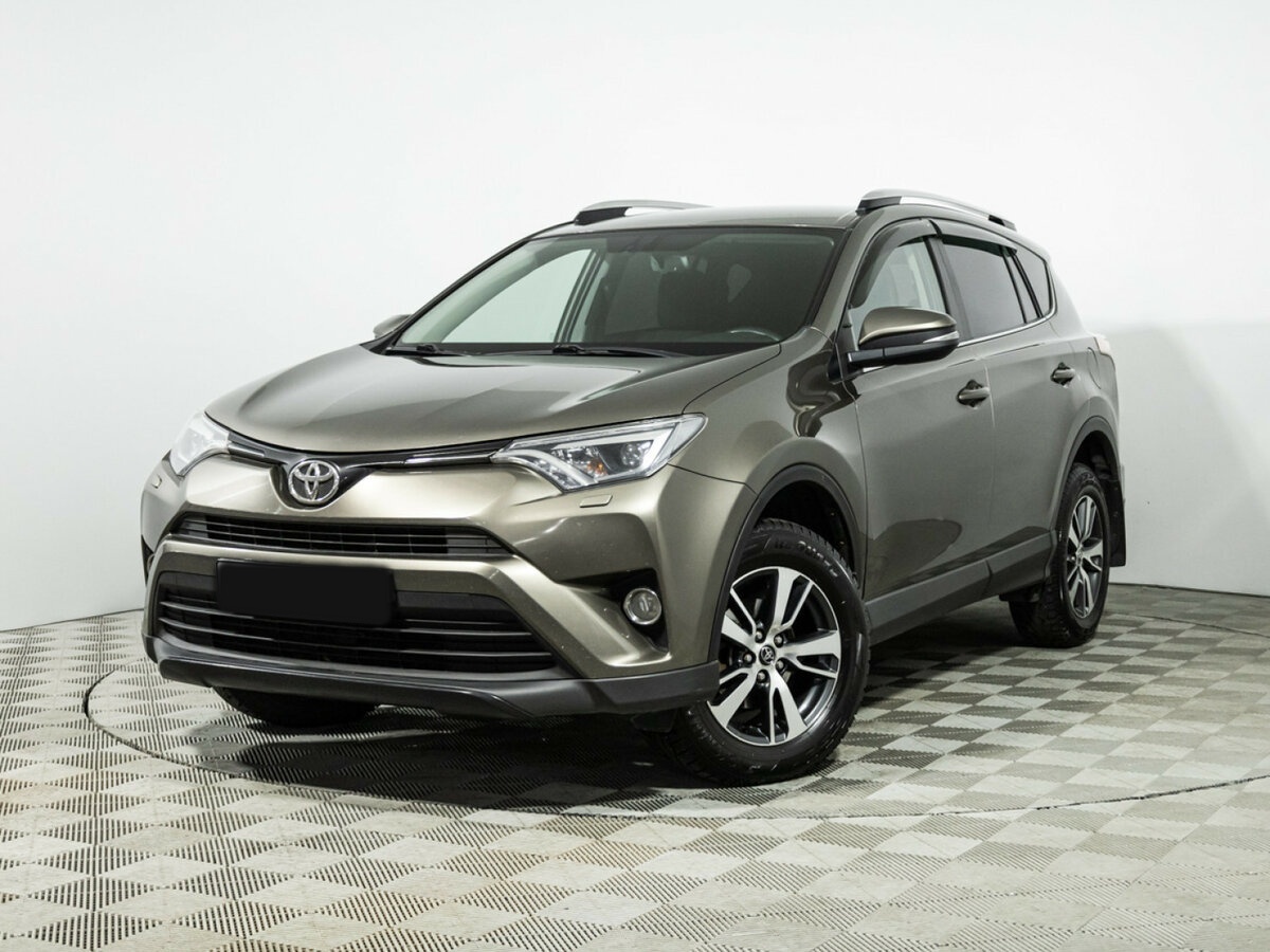 Toyota RAV4 2018 года с пробегом. Посмотреть фото