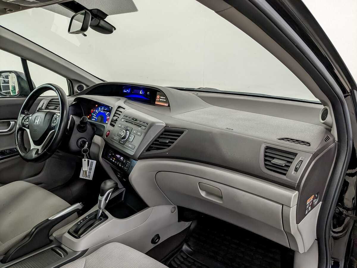 Honda Civic 2012 года с пробегом. Фото: #10