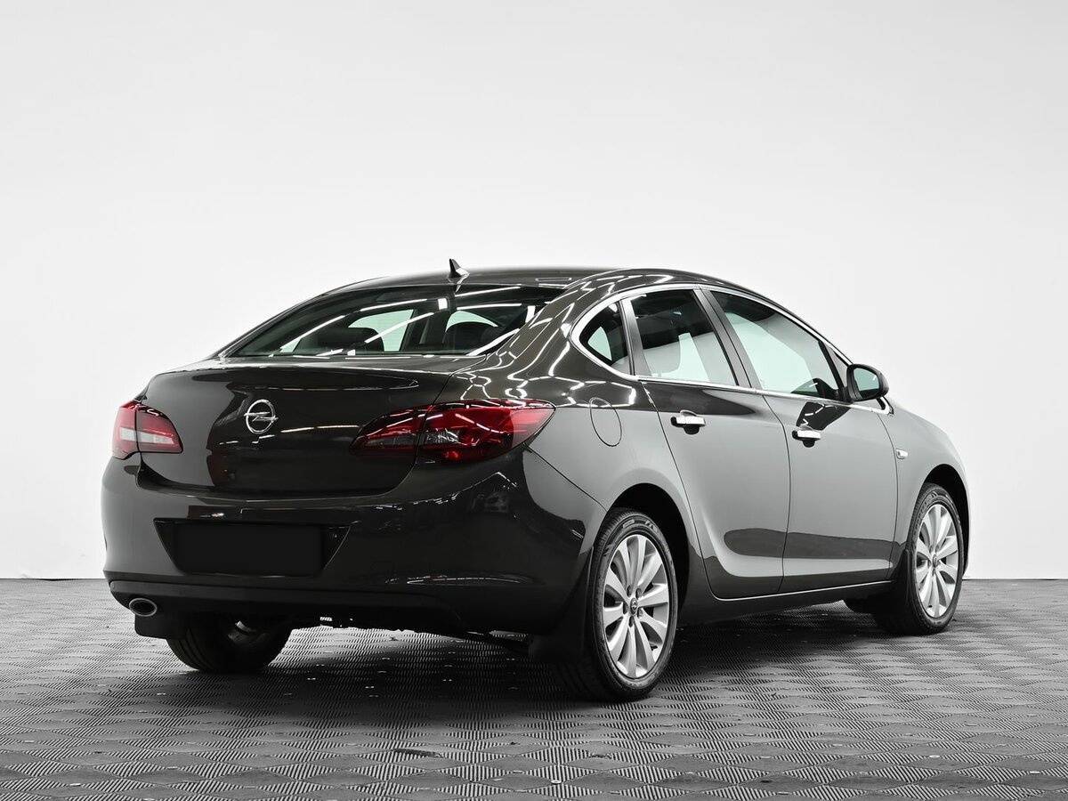 Opel Astra 2013 года с пробегом. Фото: #3