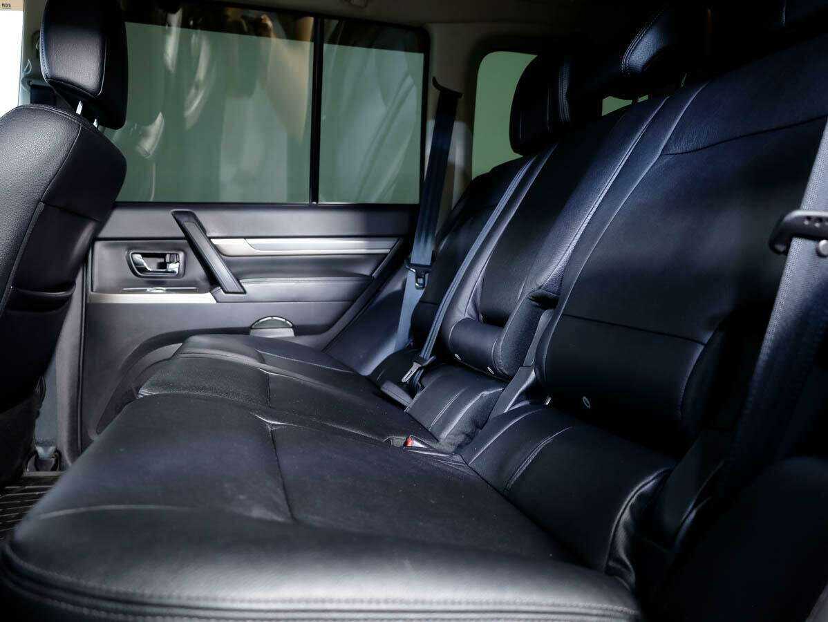 Mitsubishi Pajero 2014 года с пробегом. Фото: #11