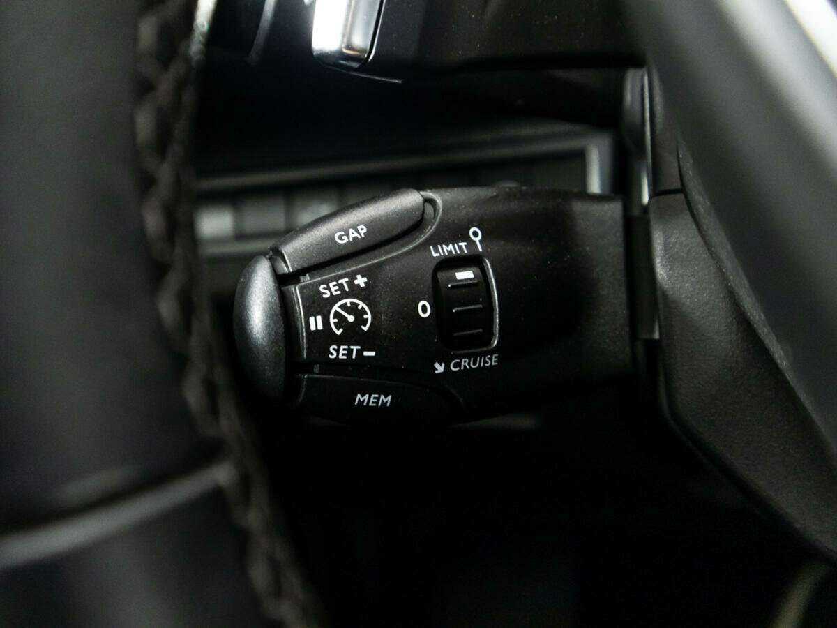 Peugeot 3008 2018 года с пробегом. Фото: #17