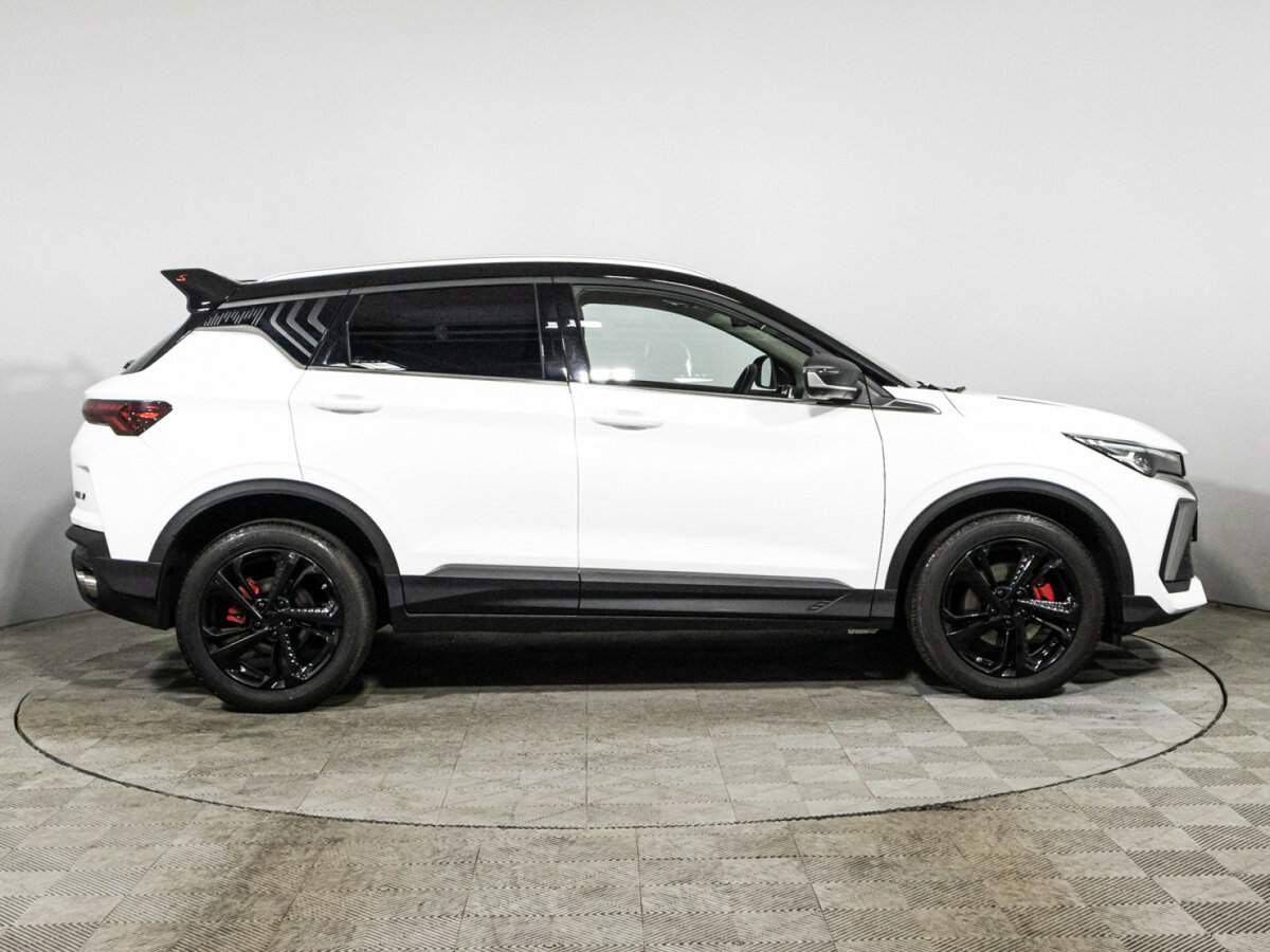 Geely Coolray 2023 года с пробегом. Фото: #3