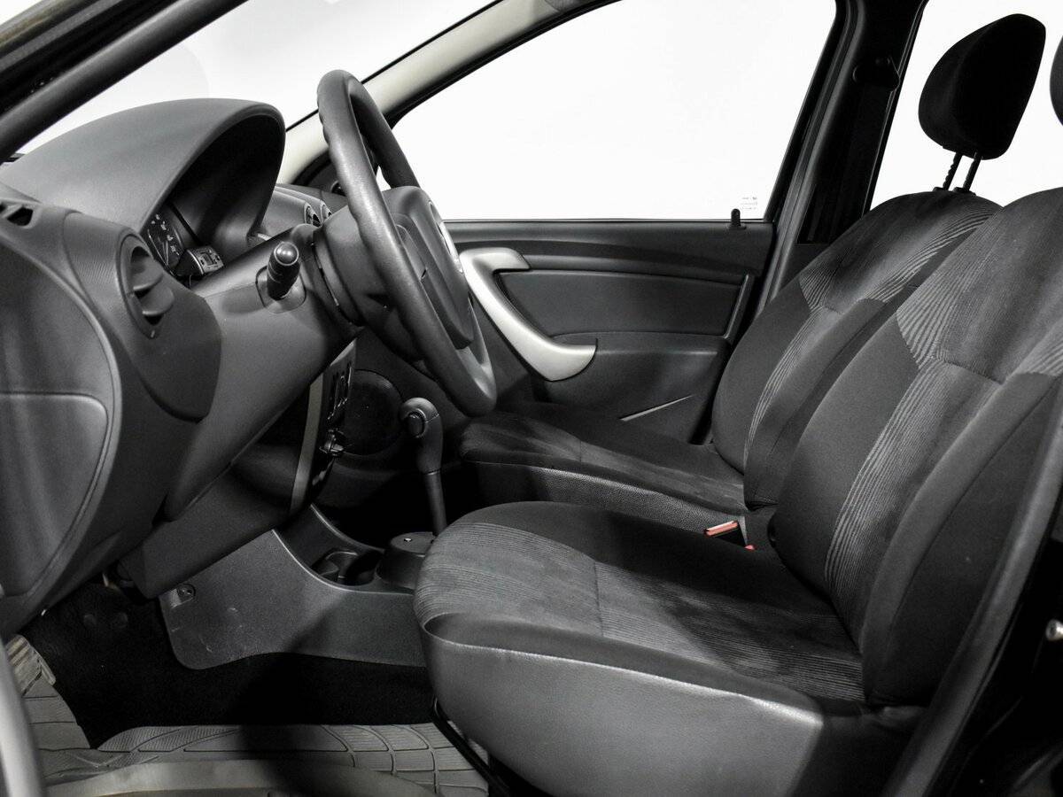 Renault Logan 2015 года с пробегом. Фото: #9