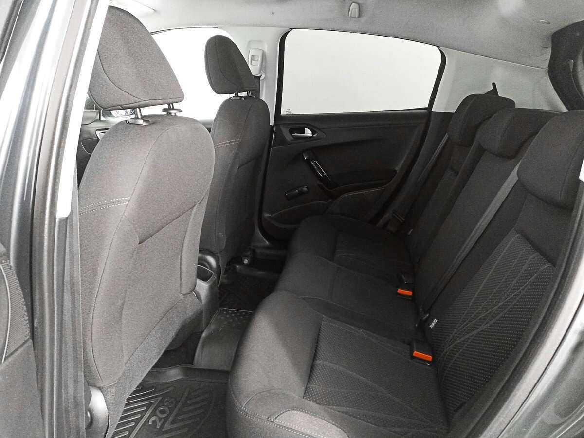 Peugeot 208 2013 года с пробегом. Фото: #9