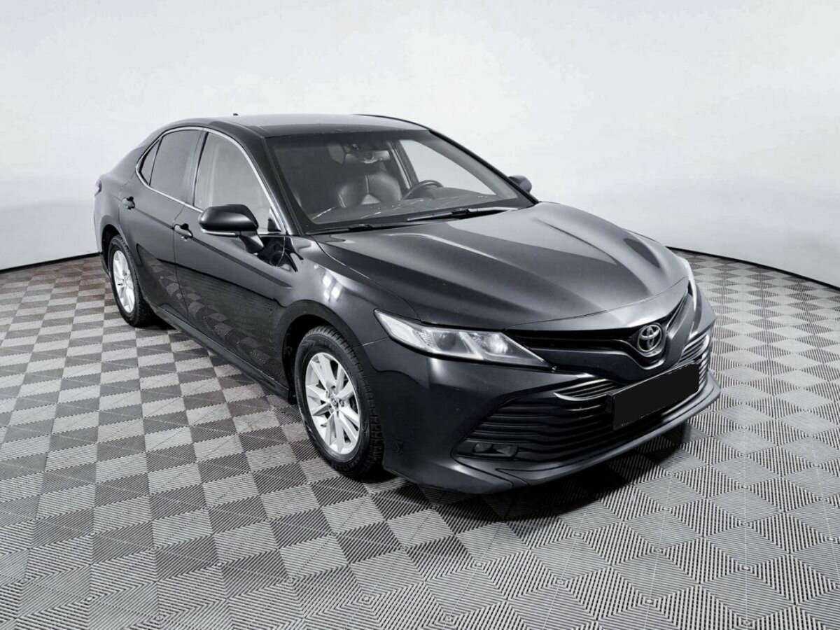 Toyota Camry 2018 года с пробегом. Фото: #2