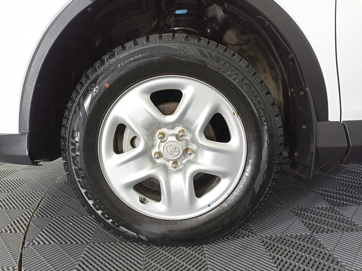 Toyota RAV4 2017 года с пробегом. Фото: #11