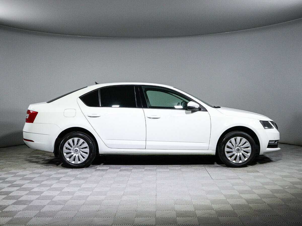 Skoda Octavia 2019 года с пробегом. Фото: #3