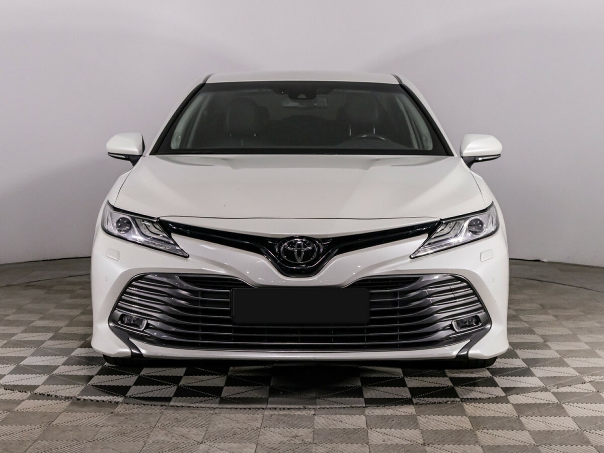 Toyota Camry 2019 года с пробегом. Фото: #1