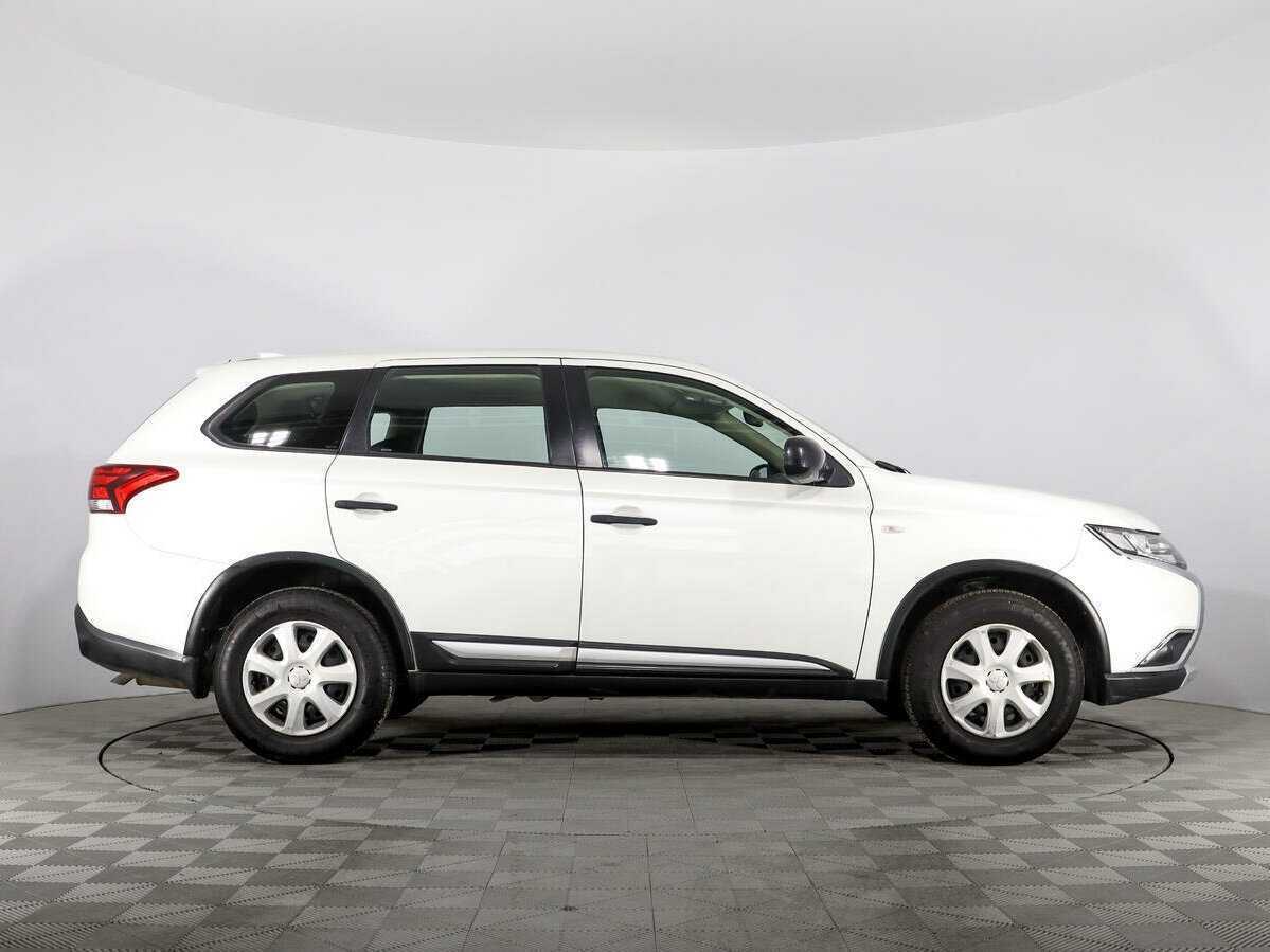 Mitsubishi Outlander 2018 года с пробегом. Фото: #3