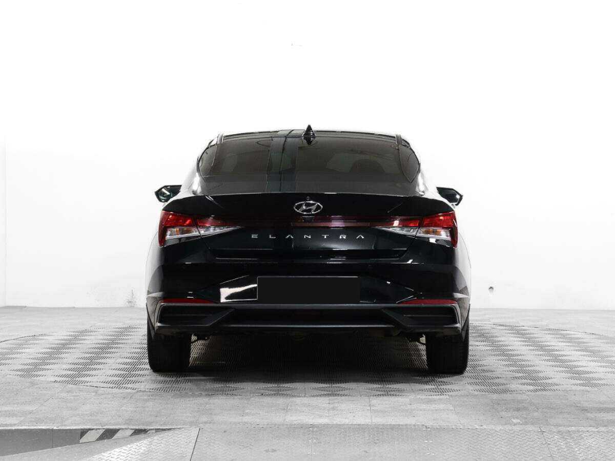 Hyundai Elantra 2021 года с пробегом. Фото: #5