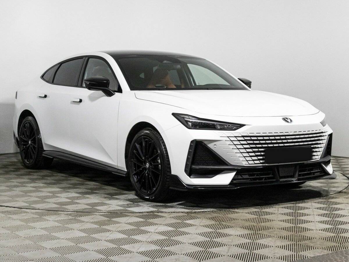 Changan UNI-V 2023 года с пробегом. Фото: #2