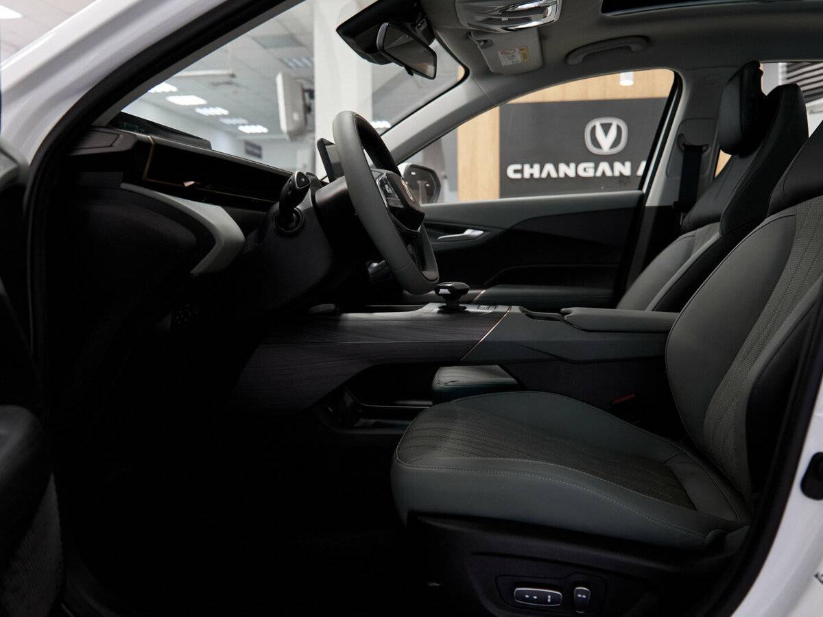 Changan Lamore 2024 года с пробегом. Фото: #10