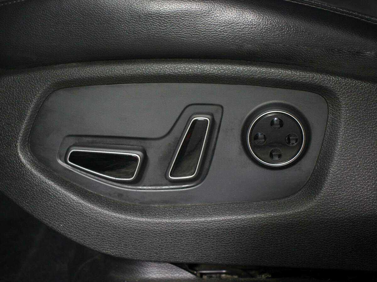 Hyundai Genesis 2014 года с пробегом. Фото: #16