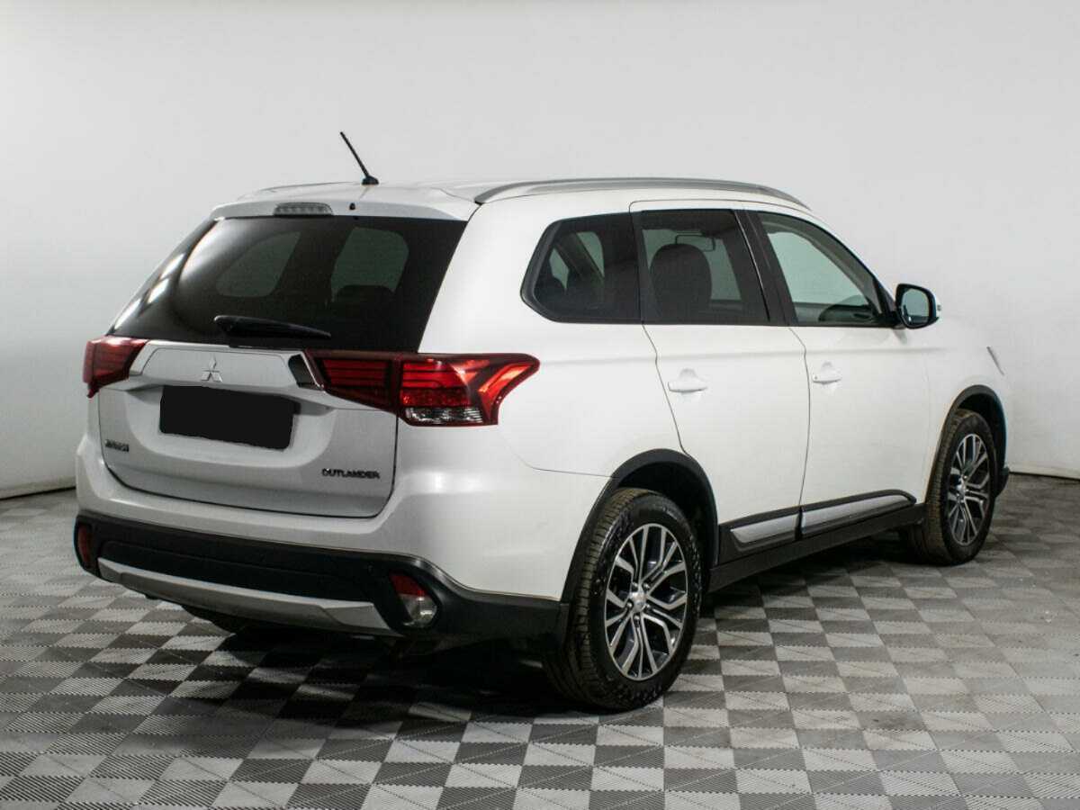 Mitsubishi Outlander 2016 года с пробегом. Фото: #3
