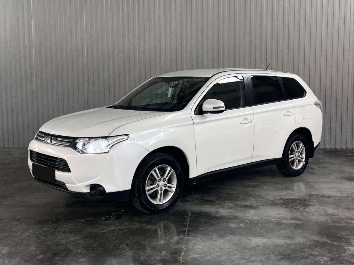 Mitsubishi Outlander 2013 года с пробегом. Посмотреть фото