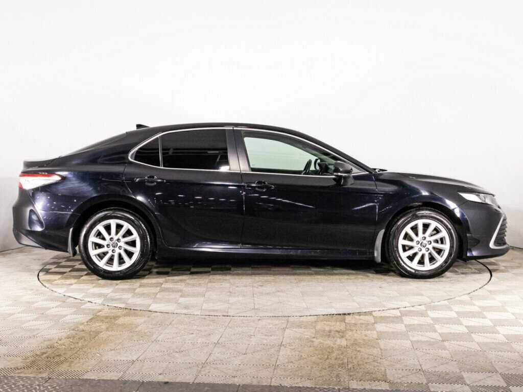 Toyota Camry 2021 года с пробегом. Фото: #3