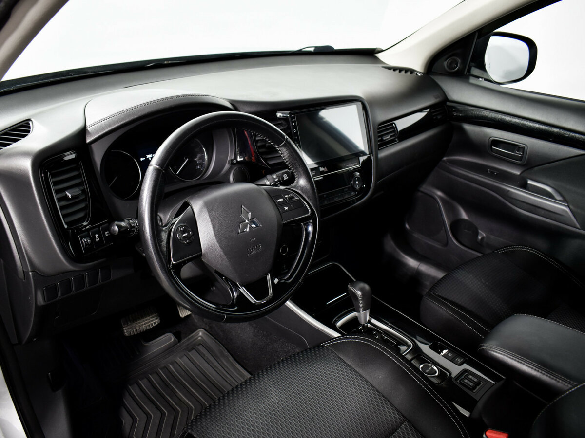 Mitsubishi Outlander 2018 года с пробегом. Фото: #6