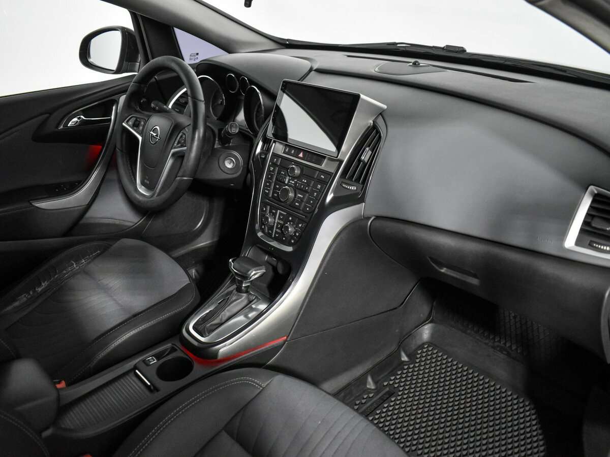 Opel Astra 2013 года с пробегом. Фото: #10