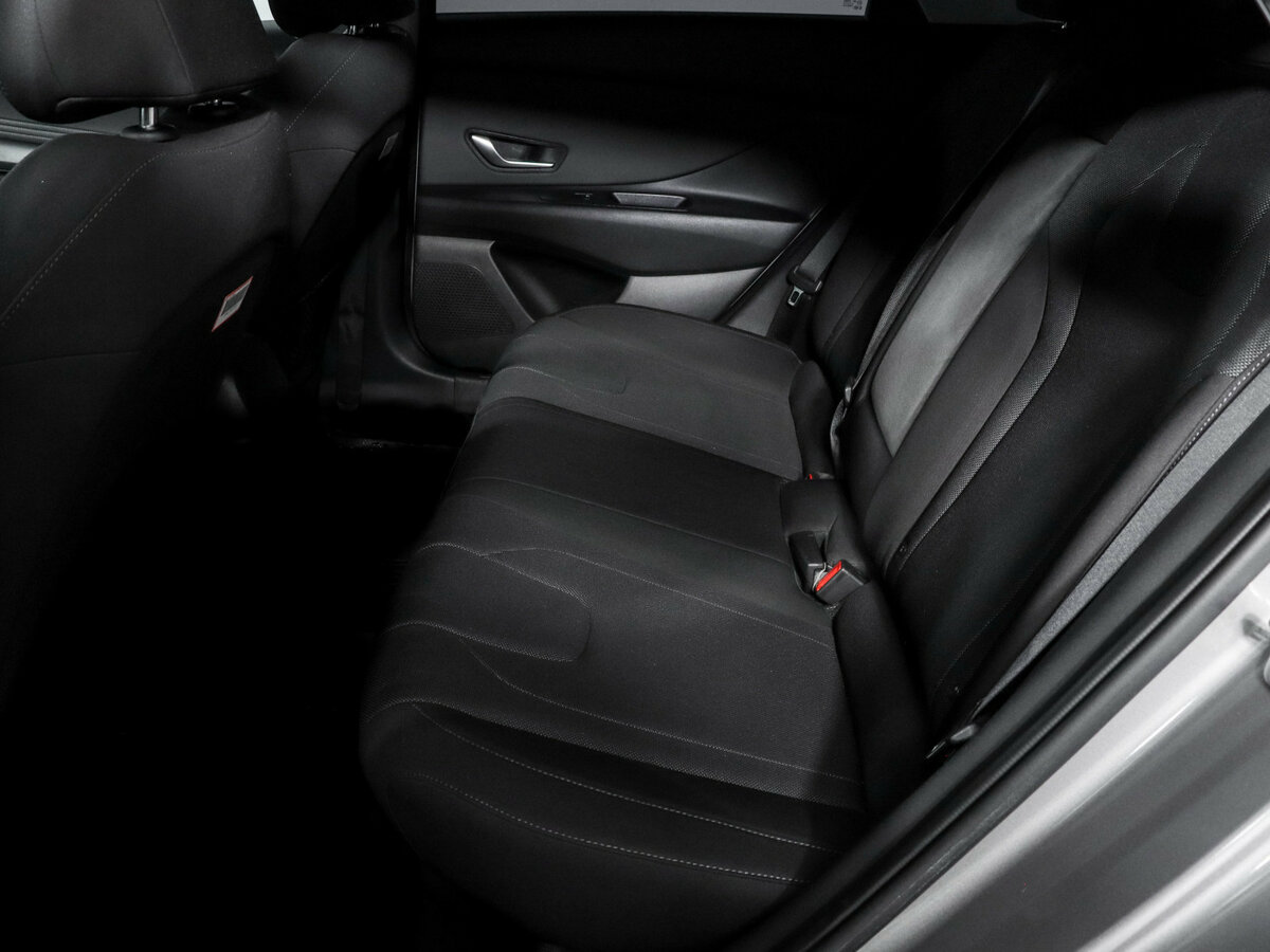 Hyundai Elantra 2021 года с пробегом. Фото: #7