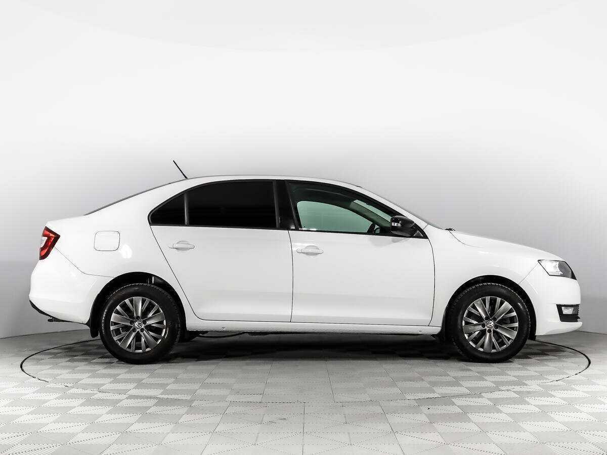 Skoda Rapid 2018 года с пробегом. Фото: #3