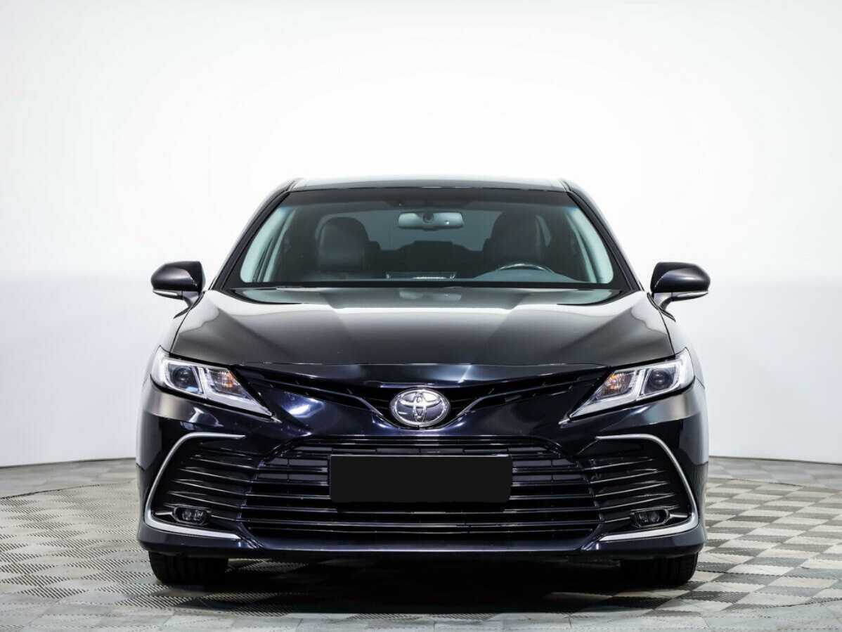 Toyota Camry 2022 года с пробегом. Посмотреть фото